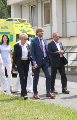 Nemocnici Šternberk navštívil ministr zdravotnictví 