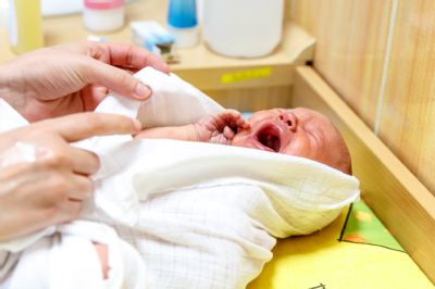 Speciální masáže novorozenců naučí maminky expertka v Nemocnici Šternberk