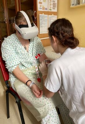 Virtuální realita pomáhá odvést pozornost malých pacientů šternberské nemocnice při bolestivých zákrocích 
